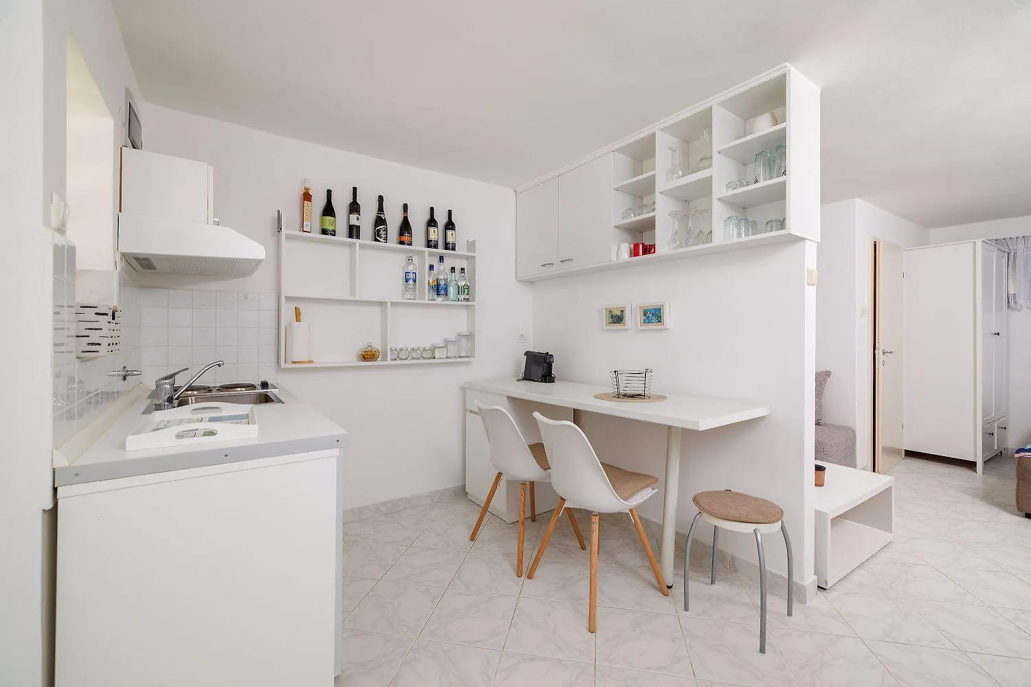 Helles Studio-Apartment Nur 350 Meter Zum Strand Mit Grill, Privatparkplatz, Liege Dramalj 0*,  Croatia