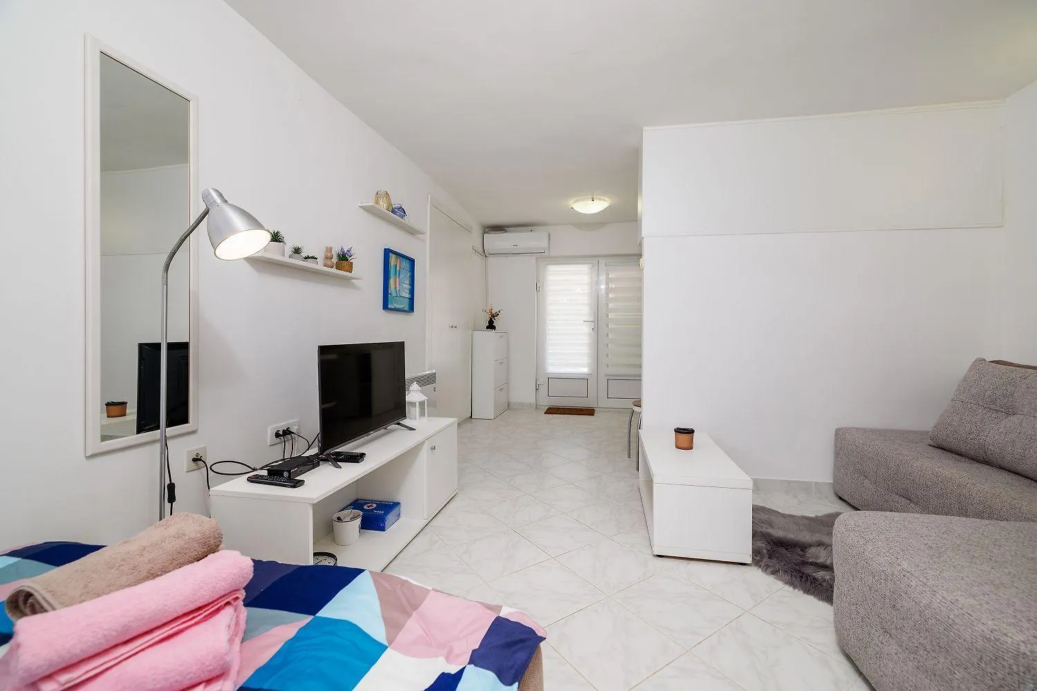 Helles Studio-Apartment Nur 350 Meter Zum Strand Mit Grill, Privatparkplatz, Liege Dramalj 0*,