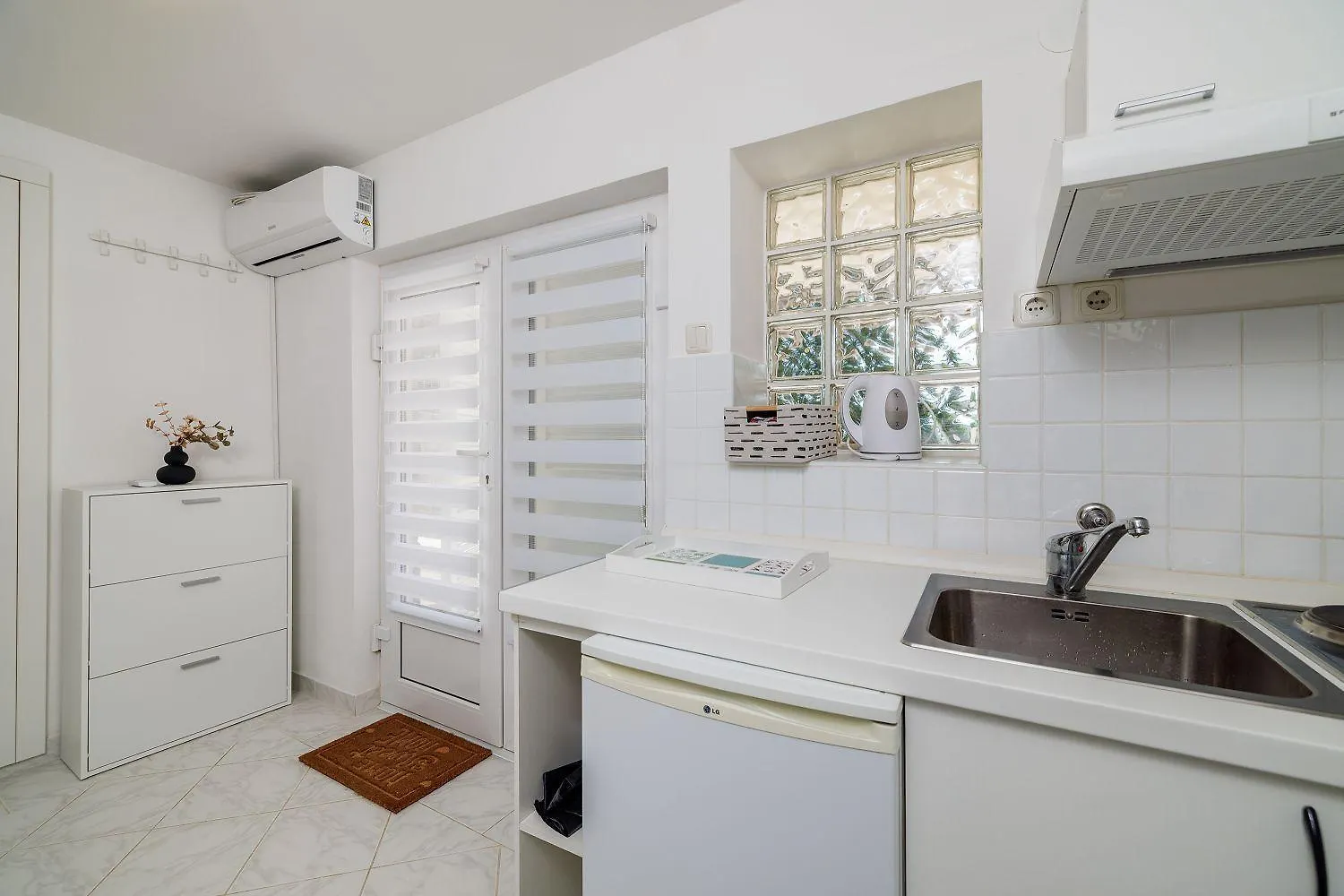 Helles Studio-Apartment Nur 350 Meter Zum Strand Mit Grill, Privatparkplatz, Liege Dramalj