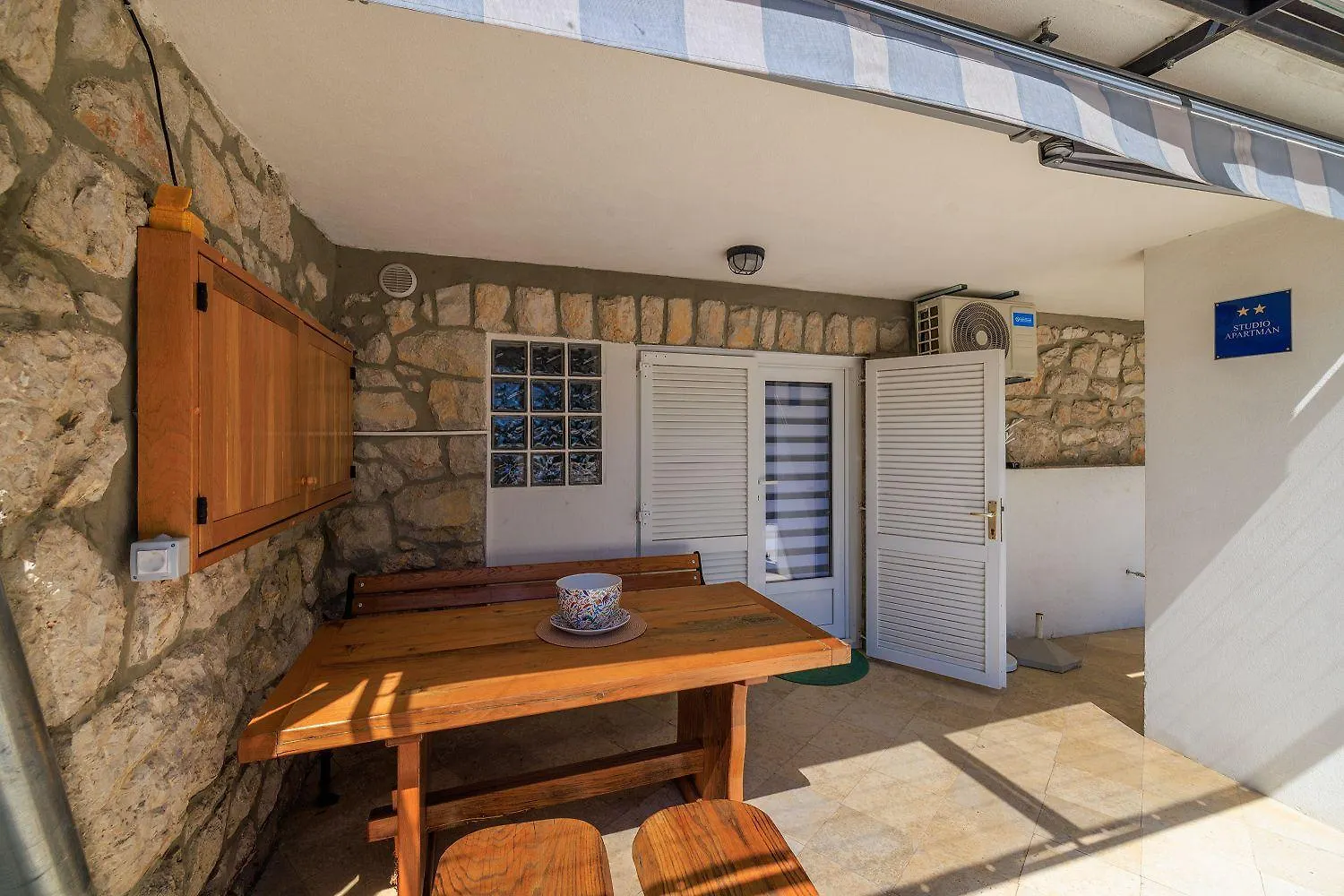 Apartamento Helles Studio-Apartment Nur 350 Meter Zum Strand Mit Grill, Privatparkplatz, Liege Dramalj Croácia