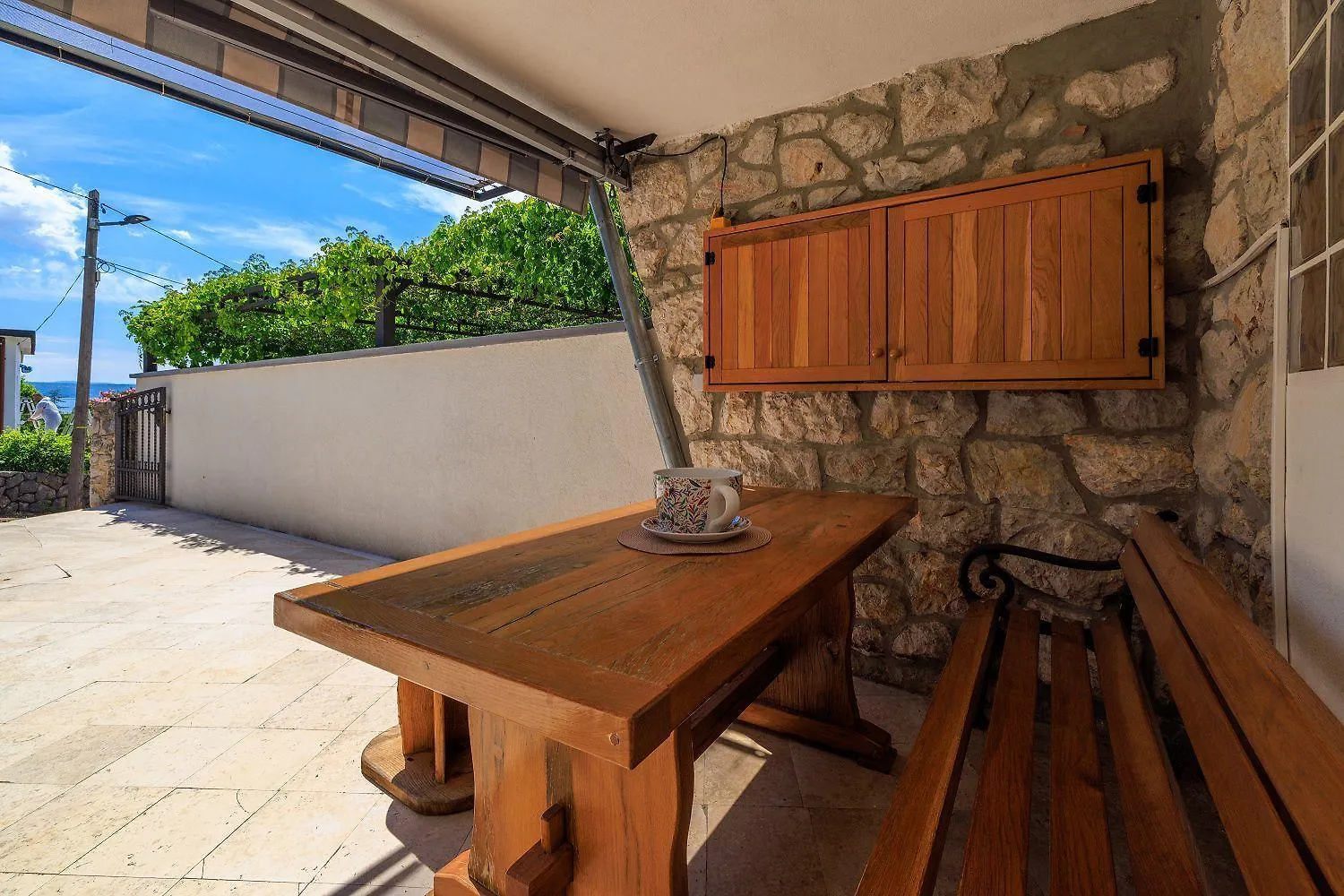 Helles Studio-Apartment Nur 350 Meter Zum Strand Mit Grill, Privatparkplatz, Liege Dramalj Apartamento